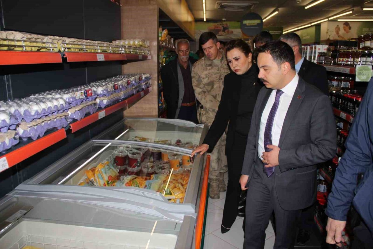 Muradiye’de ‘Tarım Kredi Kooperatif Marketi’ açıldı