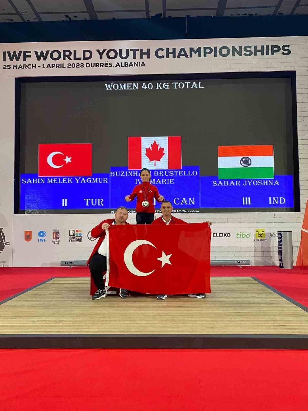 Melek Şahin Dünya ikincisi oldu