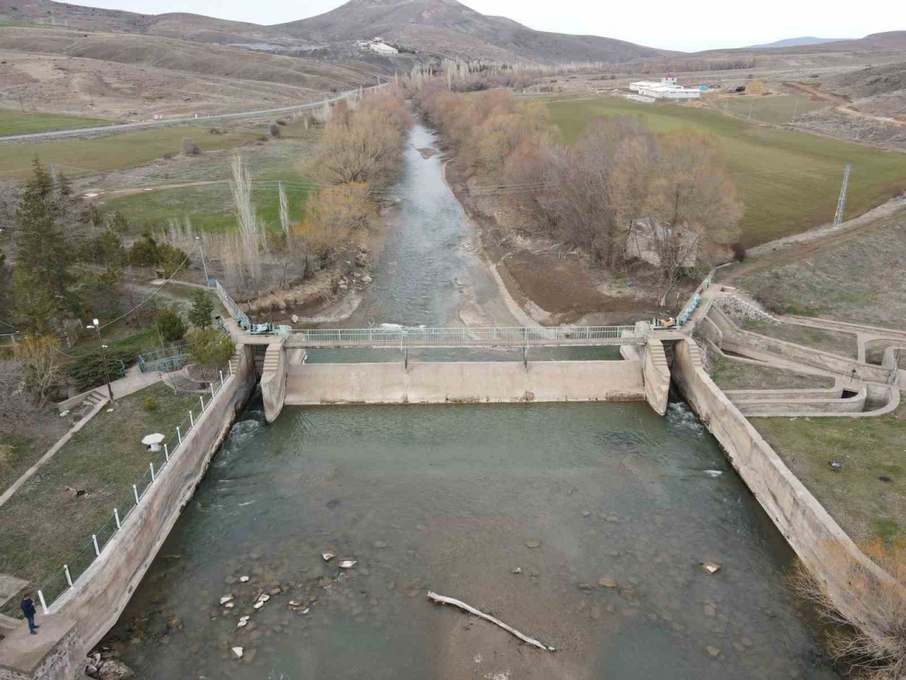 Zamantı Irmağı kuraklıkla karşı karşıya