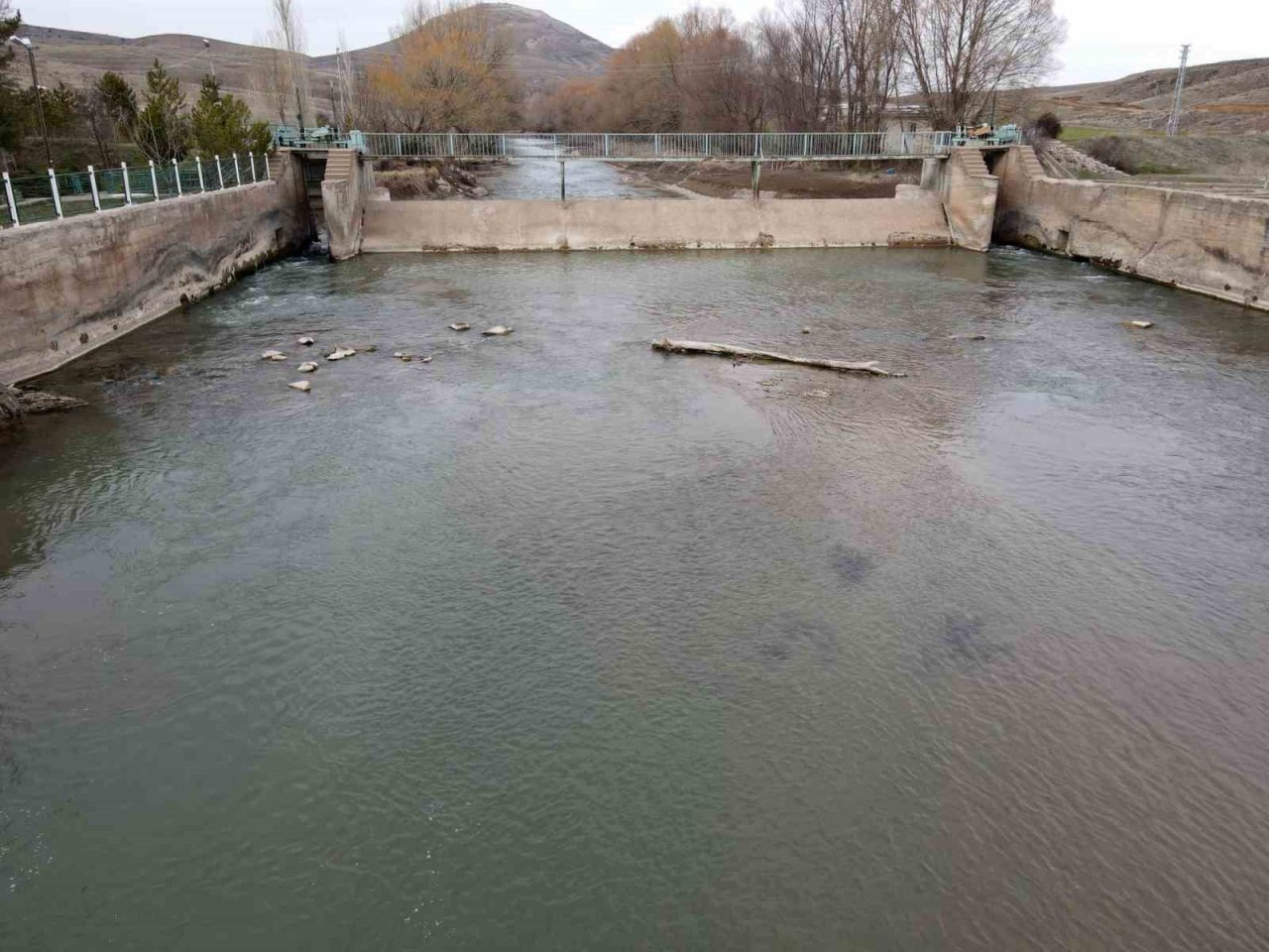 Zamantı Irmağı kuraklıkla karşı karşıya