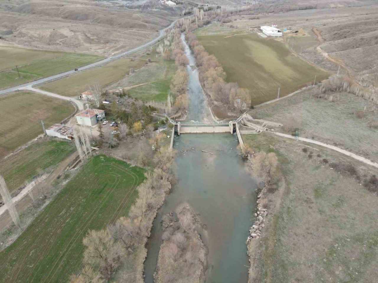 Zamantı Irmağı kuraklıkla karşı karşıya