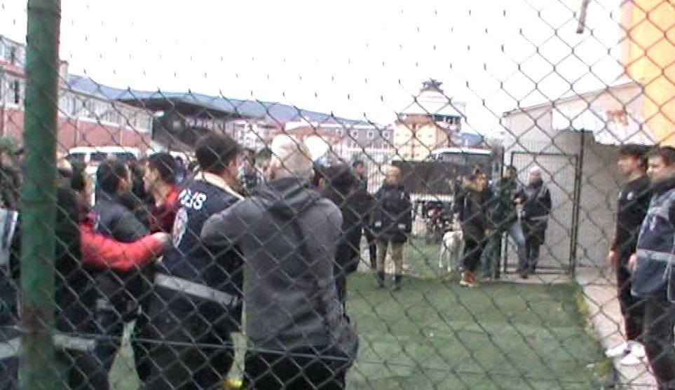 Amatör maçta arbede, iki takım maç sonrası birbirine girdi