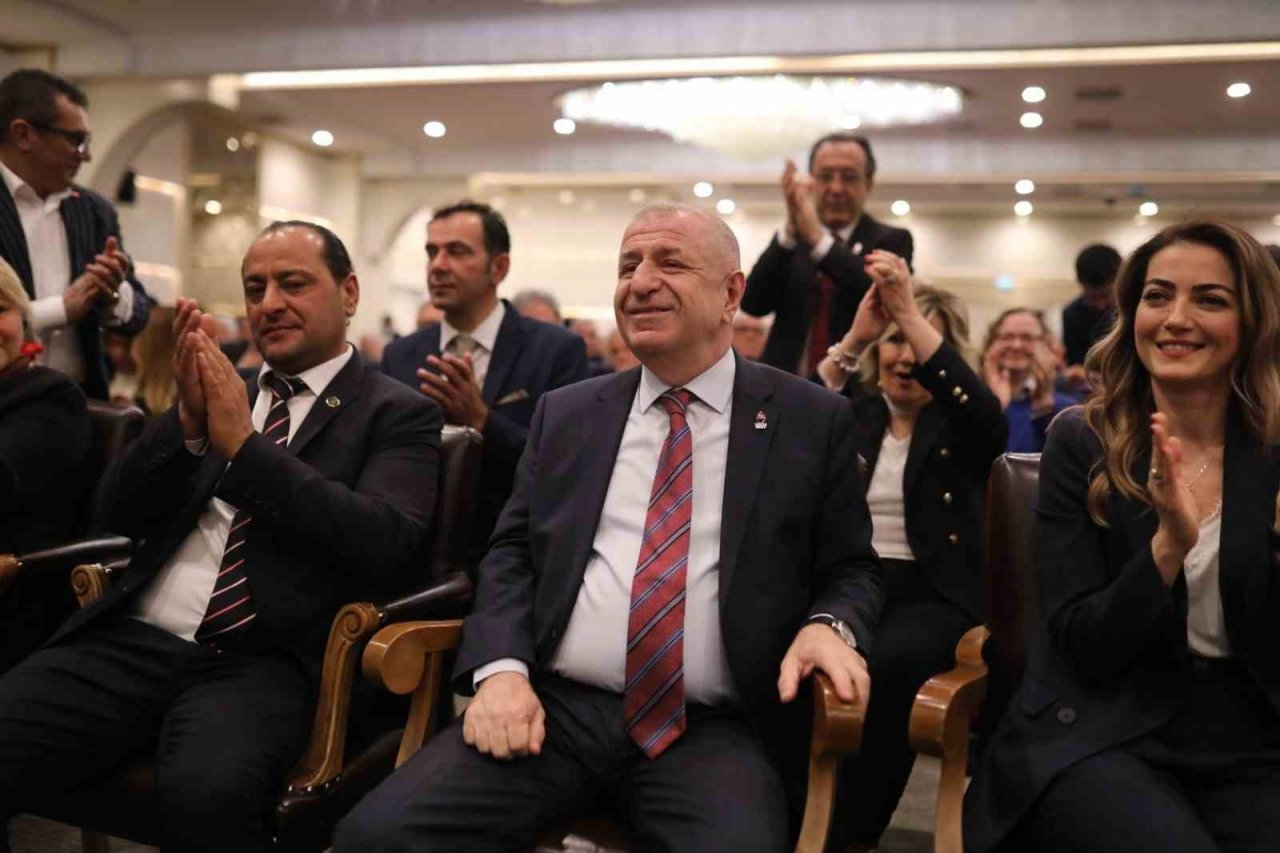 Ata İttifakı’nın cumhurbaşkanı adayı Sinan Oğan, Ankara’da basın toplantısı düzenledi