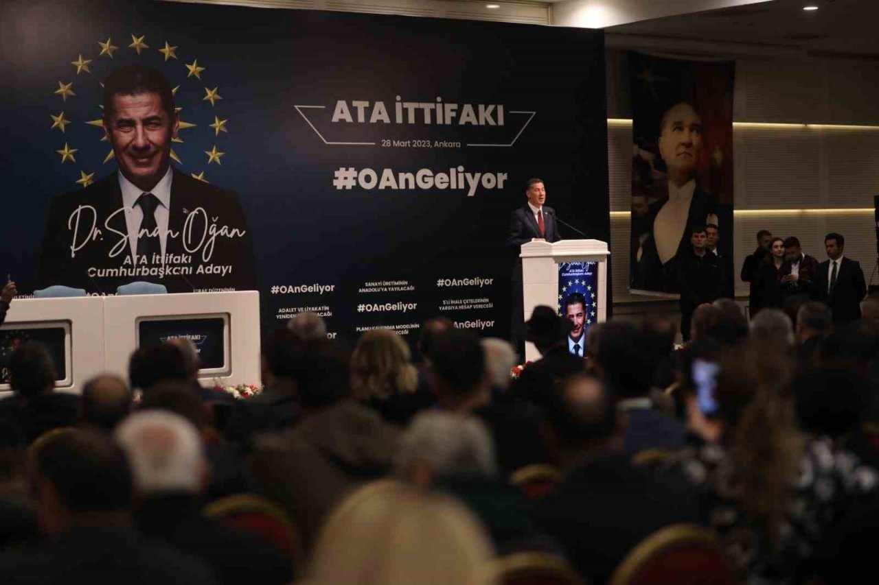 Ata İttifakı’nın cumhurbaşkanı adayı Sinan Oğan, Ankara’da basın toplantısı düzenledi