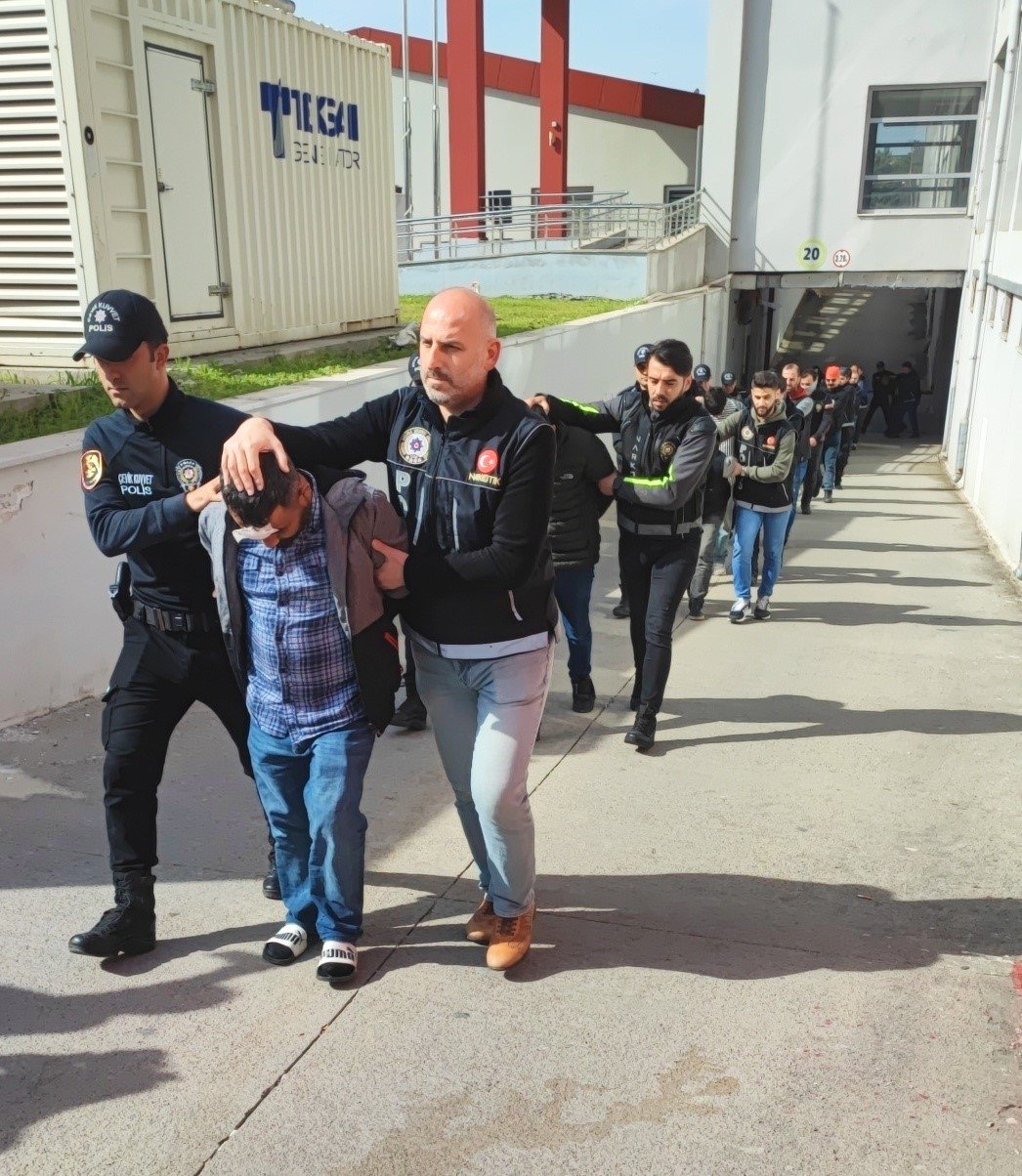 Kökünü Kurutma Operasyonu’nda 122 ’torbacı’ tutuklandı