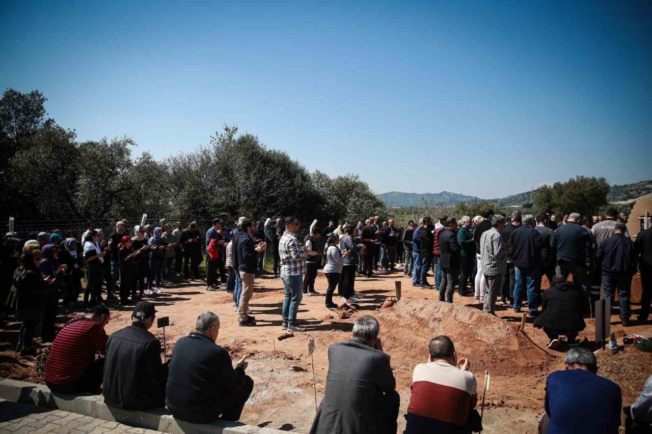 ADÜ Hastane personeli, mesai arkadaşları Çelik ve Eryılmaz’ı son yolculuğuna uğurladı