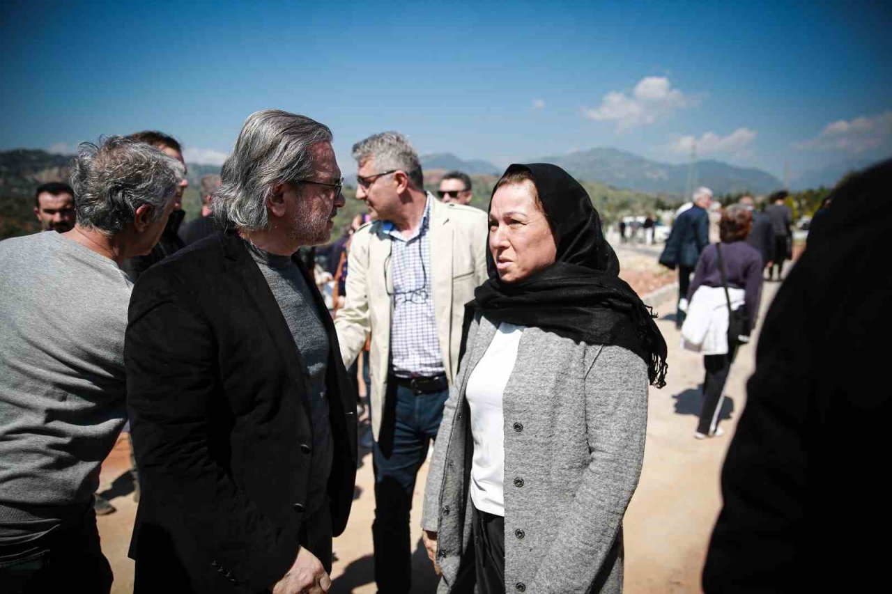 ADÜ Hastane personeli, mesai arkadaşları Çelik ve Eryılmaz’ı son yolculuğuna uğurladı