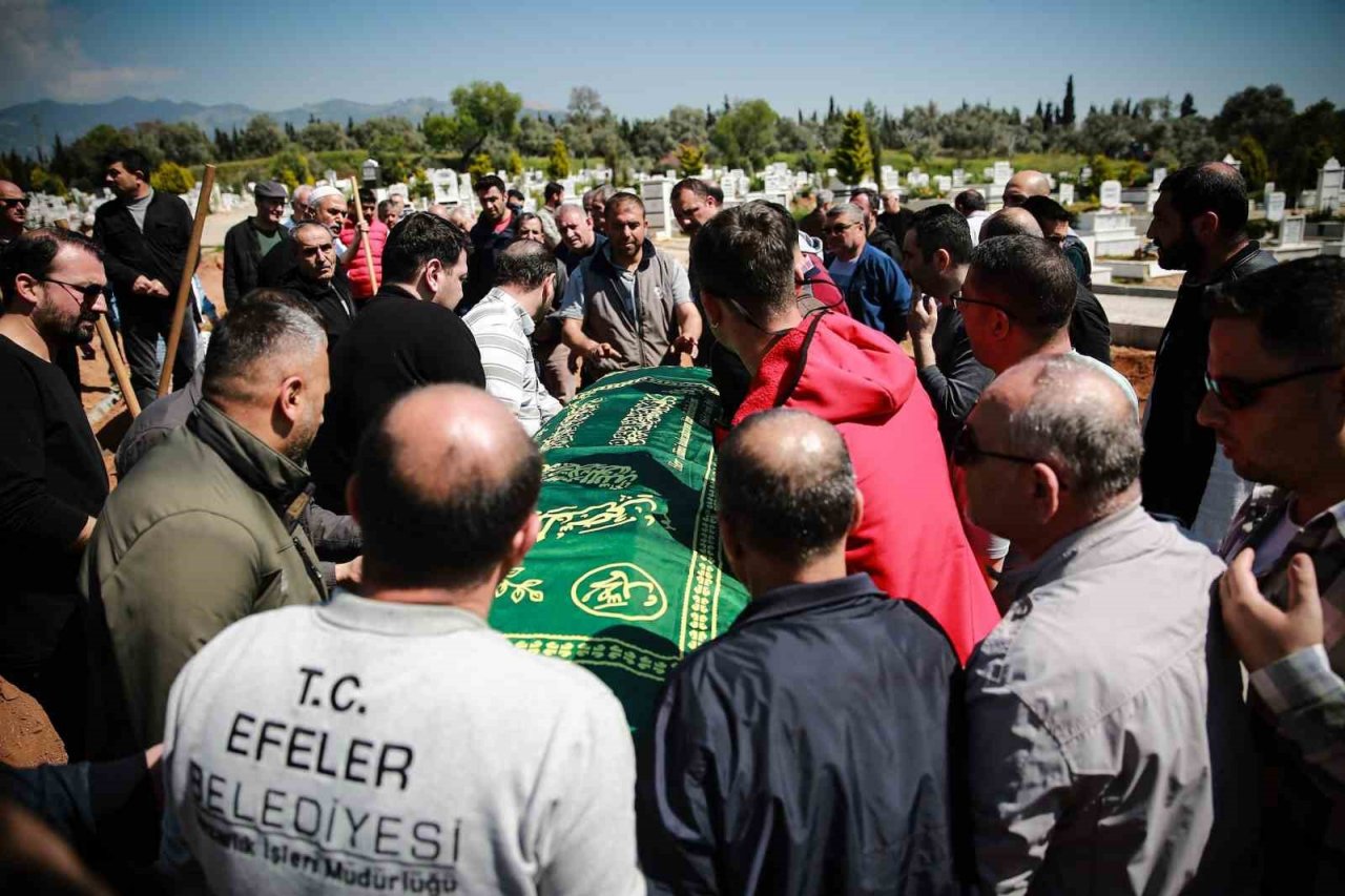 ADÜ Hastane personeli, mesai arkadaşları Çelik ve Eryılmaz’ı son yolculuğuna uğurladı