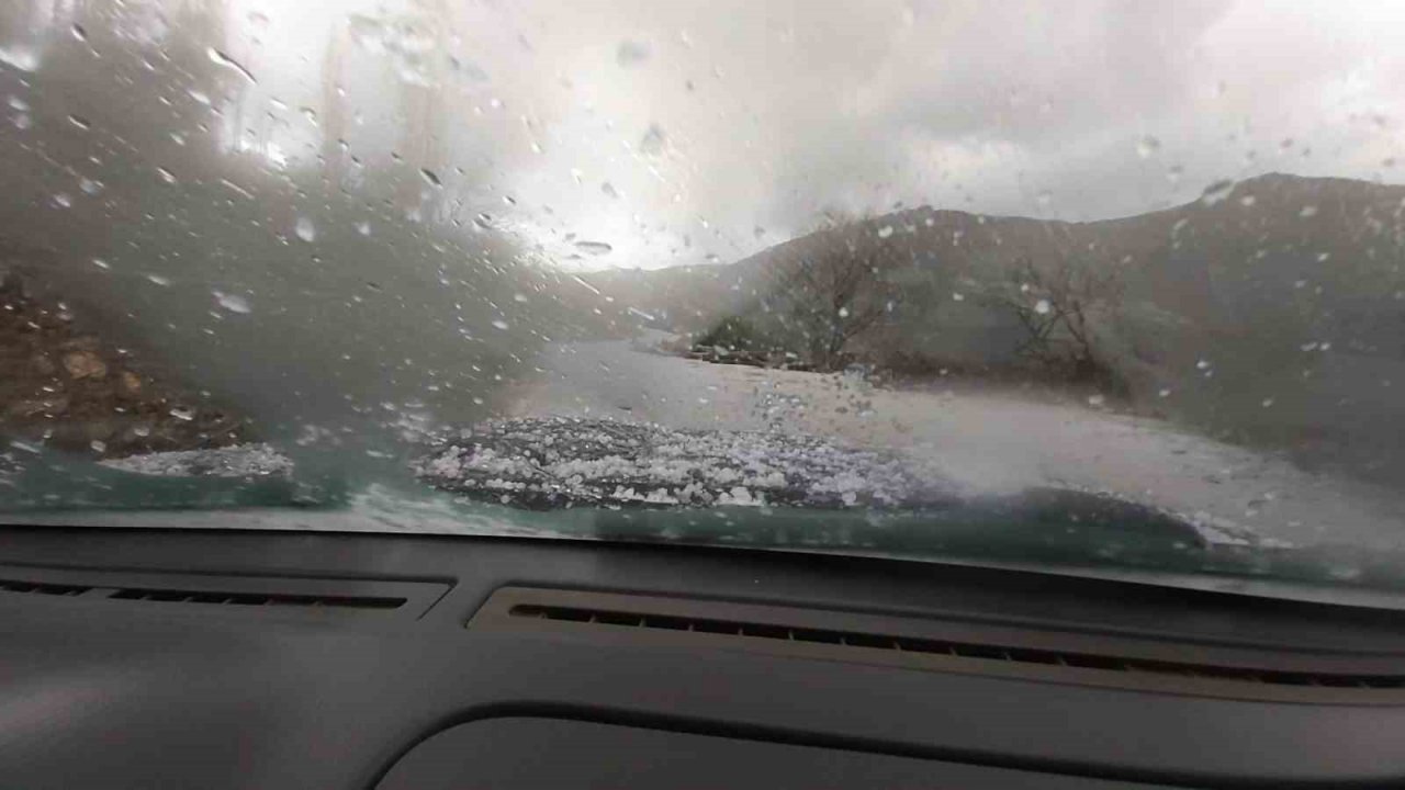 Aydın’ın yüksek kesimlerinde dolu yağışı etkili oldu