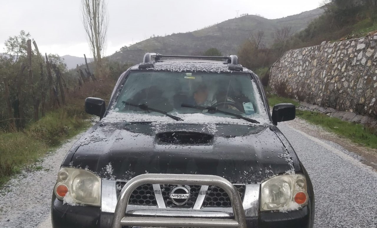 Aydın’ın yüksek kesimlerinde dolu yağışı etkili oldu
