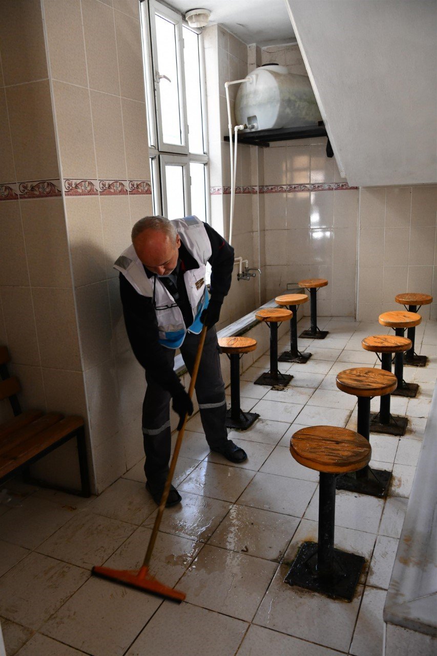 Balıkesir Büyükşehir camileri bayrama hazırlıyor