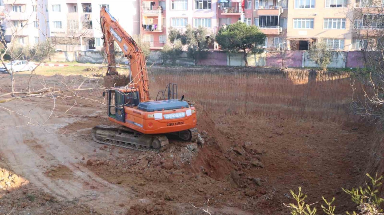 Bandırma’da dere yatağında bulunan okulun yeri değişti