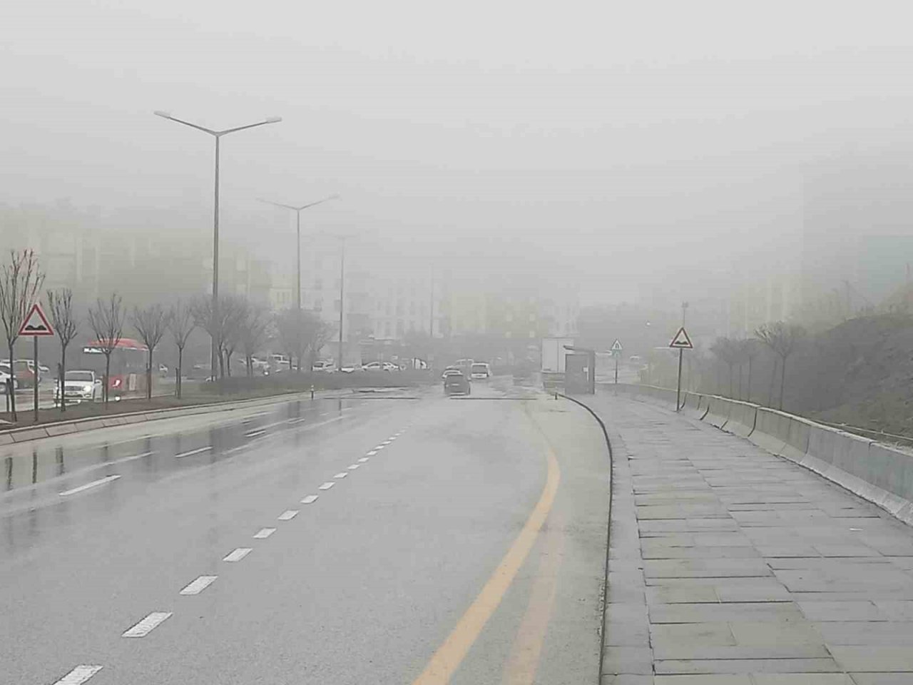 Ankara’da yağmur yağışı hayatı olumsuz etkiledi