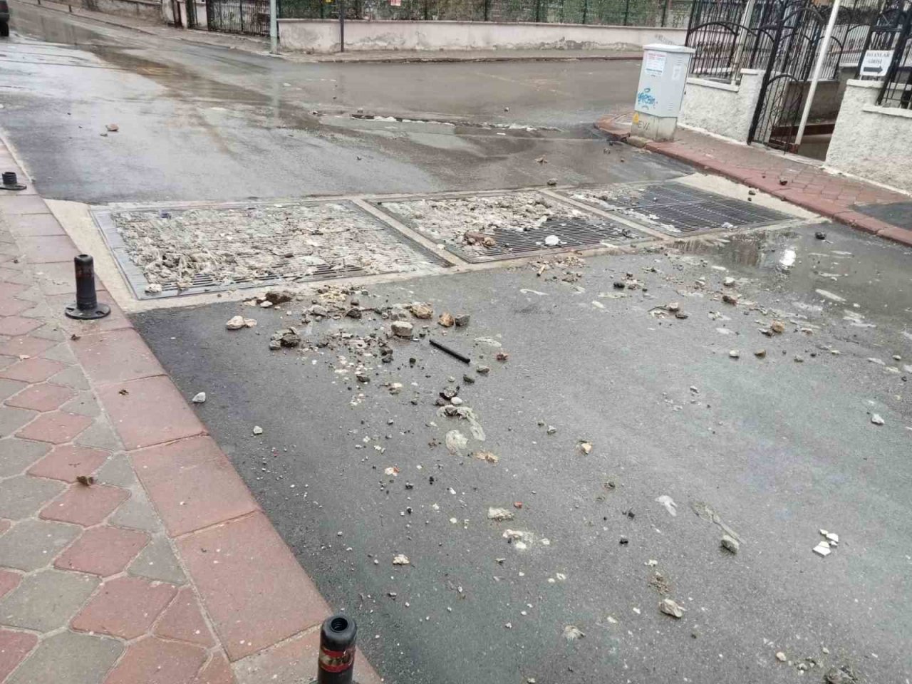 Ankara’da yağmur yağışı hayatı olumsuz etkiledi