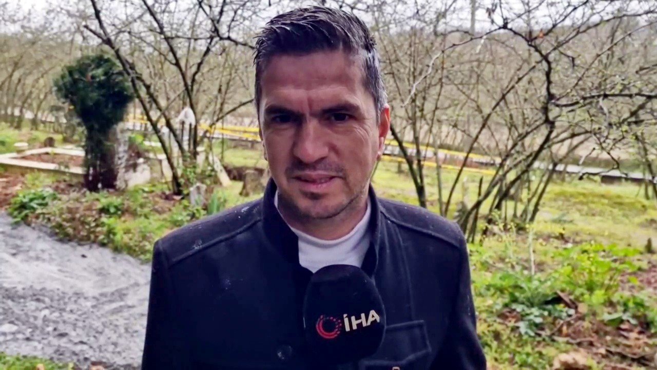 Mezarlığın ortasında oluşan obruk şaşkına çevirdi