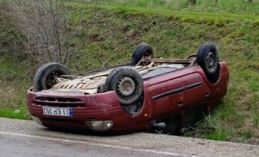 Takla atan otomobilden yara almadan kurtuldu