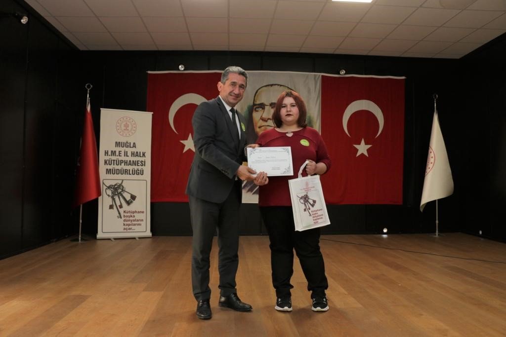 En çok kitap okuyan öğrenciler ödüllendirildi