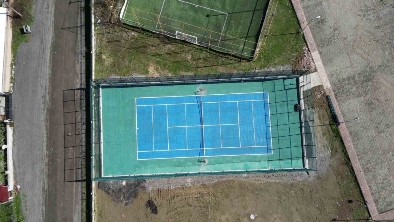 Cumayeri’ne tenis kortu yapıldı