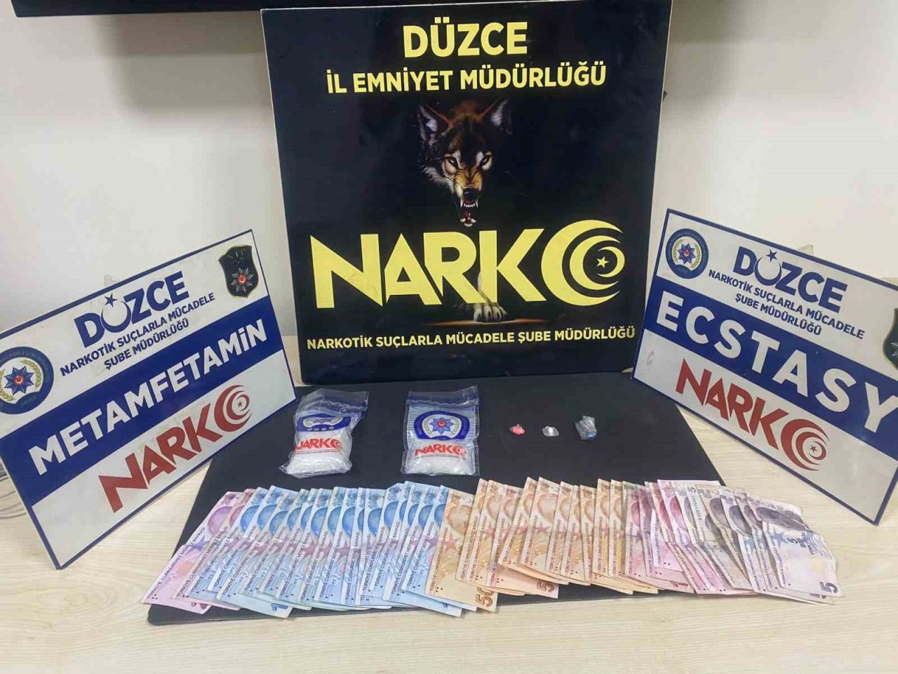 Şüphe üzerine durdurulan araçtan uyuşturucu çıktı