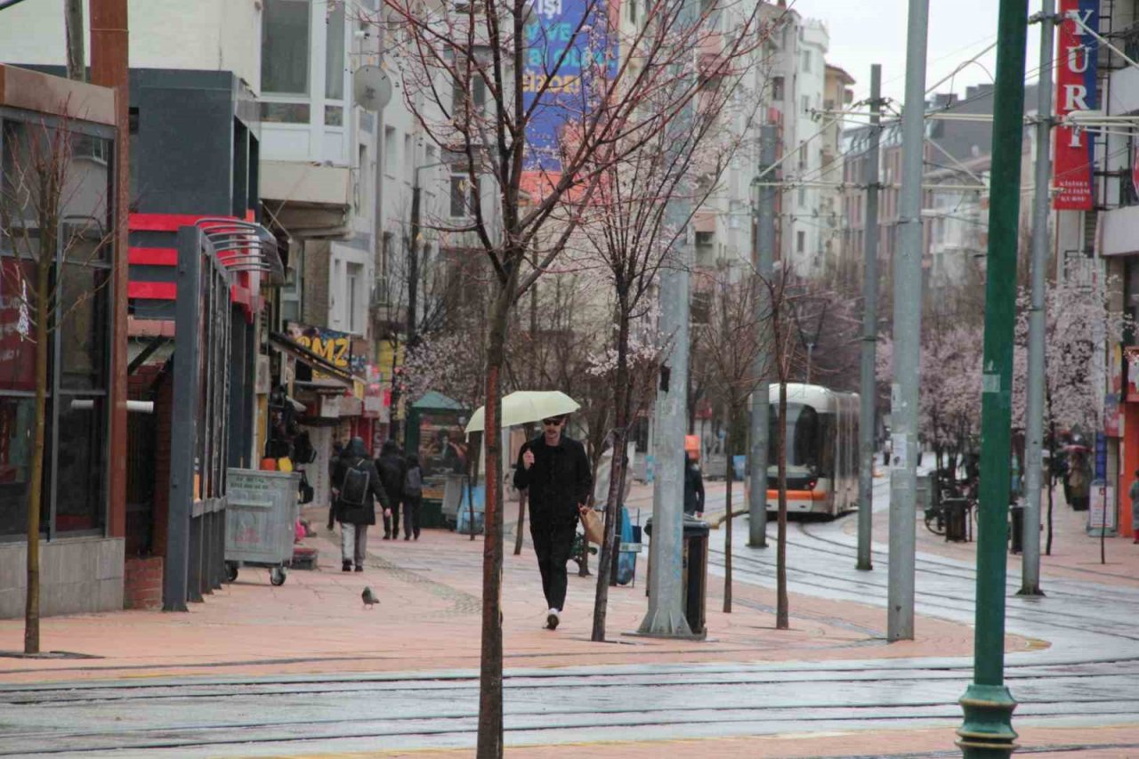 Eskişehir’de sağanak yağış