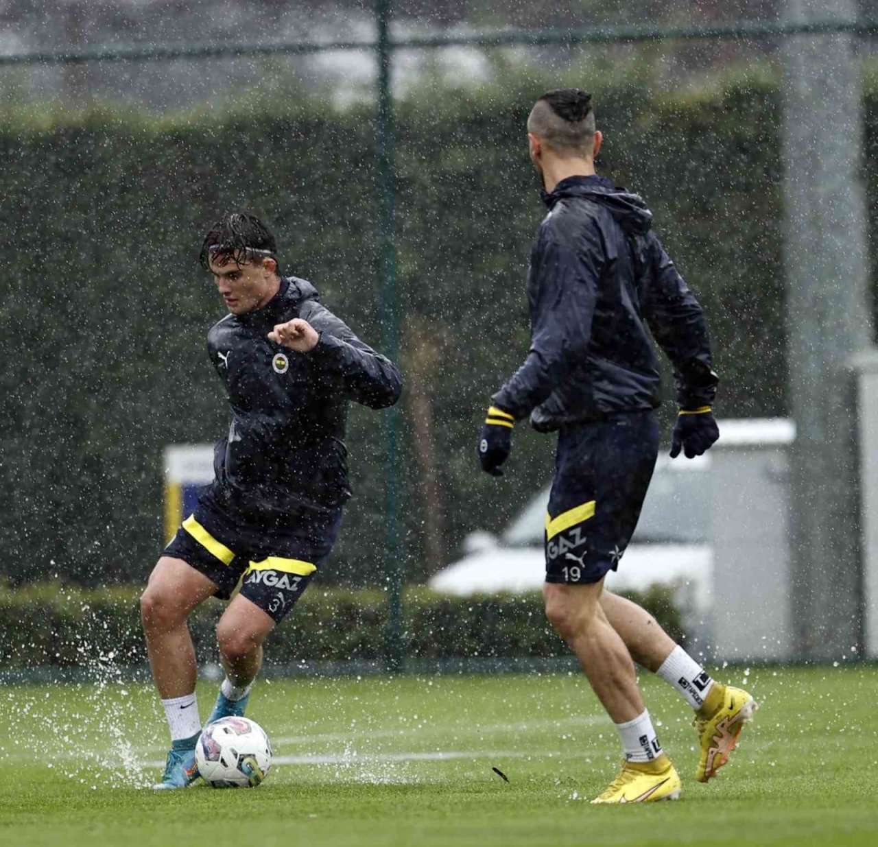 Fenerbahçe, Beşiktaş maçı hazırlıklarına başladı