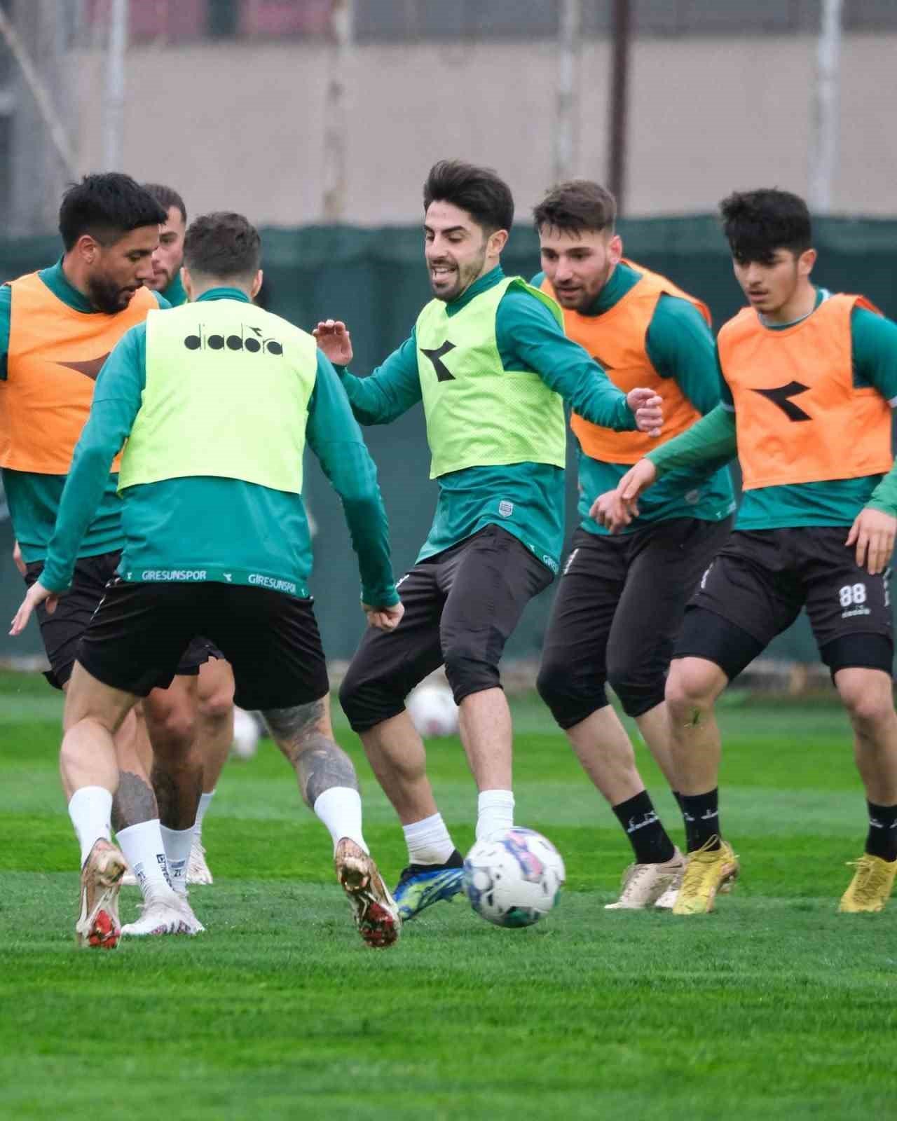 Giresunspor taraftar desteğiyle kazanmak istiyor
