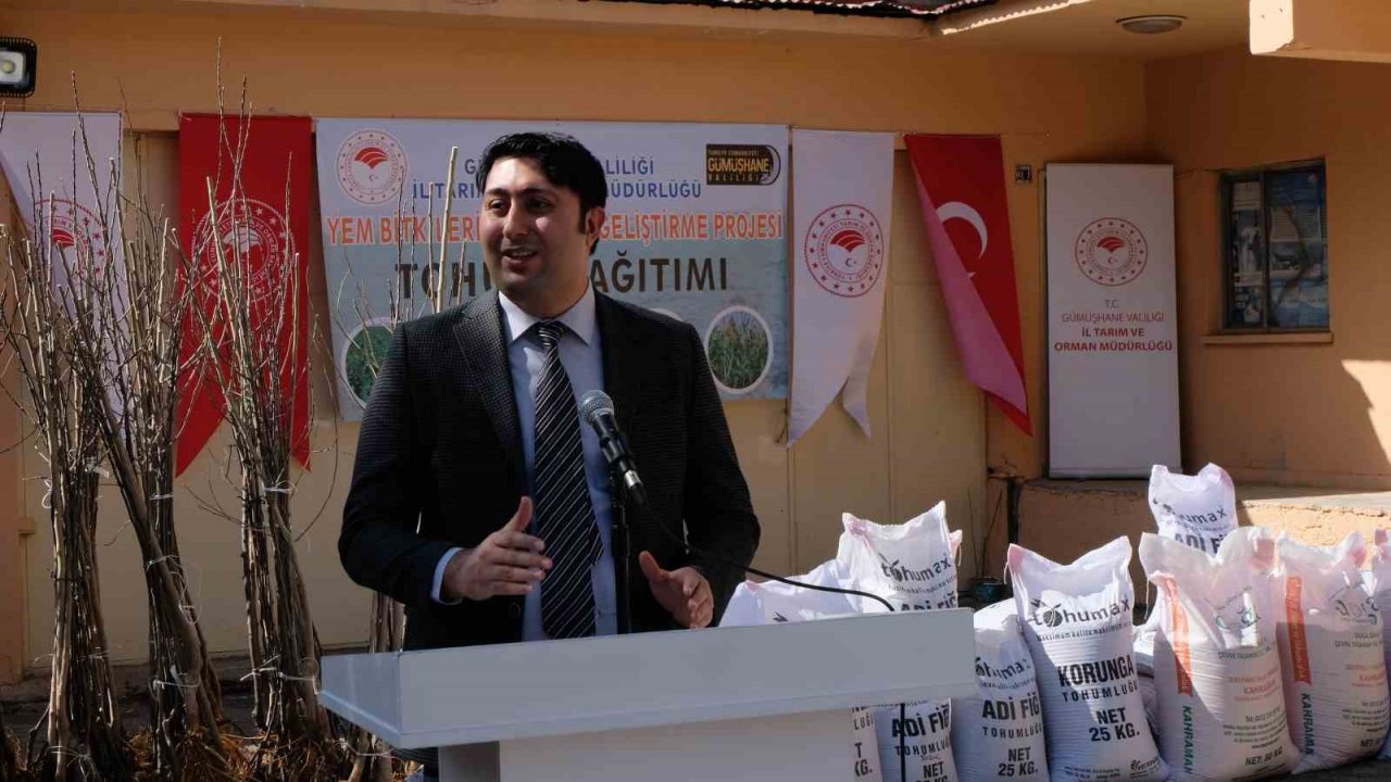 Gümüşhane’de üreticilere yem bitkisi, fidan ve kırkım makinesi dağıtımı gerçekleştirildi