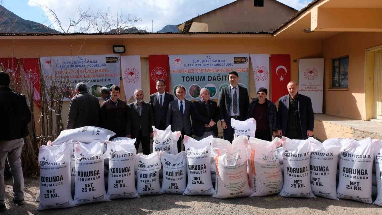 Gümüşhane’de üreticilere yem bitkisi, fidan ve kırkım makinesi dağıtımı gerçekleştirildi