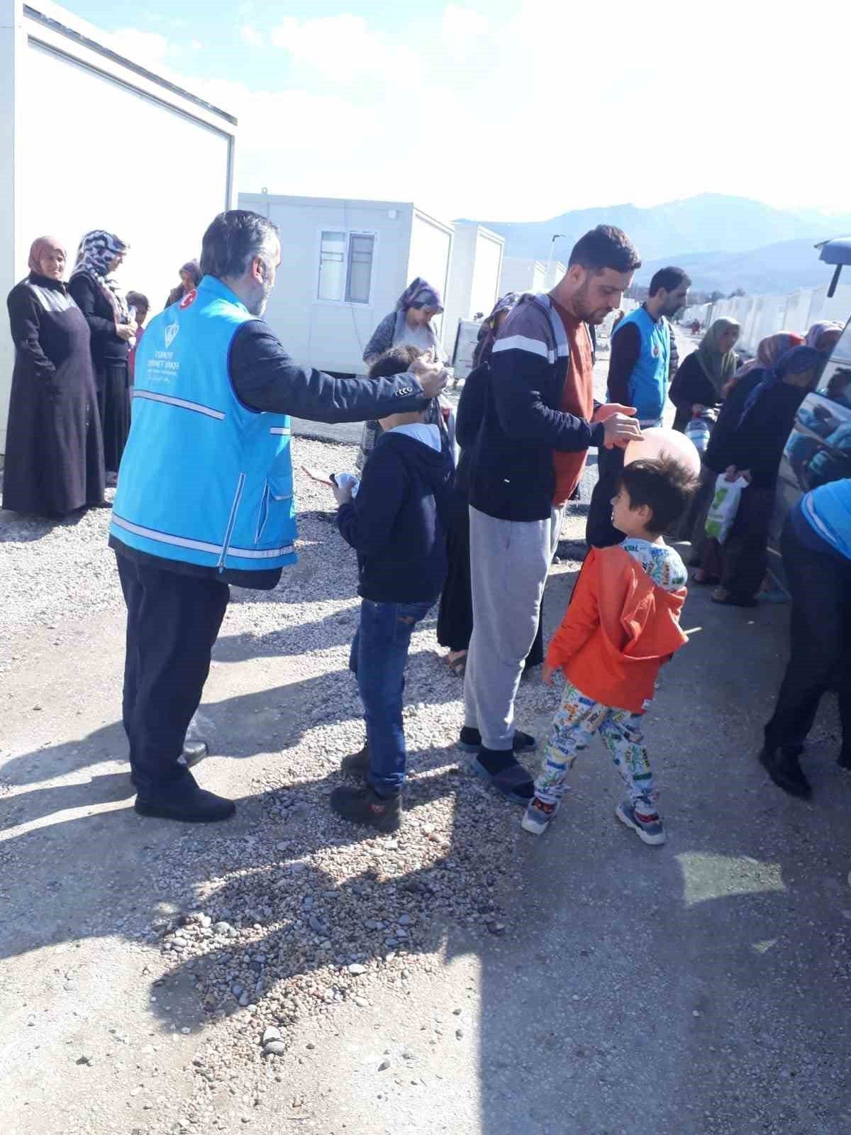 Germencik Müftülüğü deprem bölgesinde faaliyetlerine devam ediyor