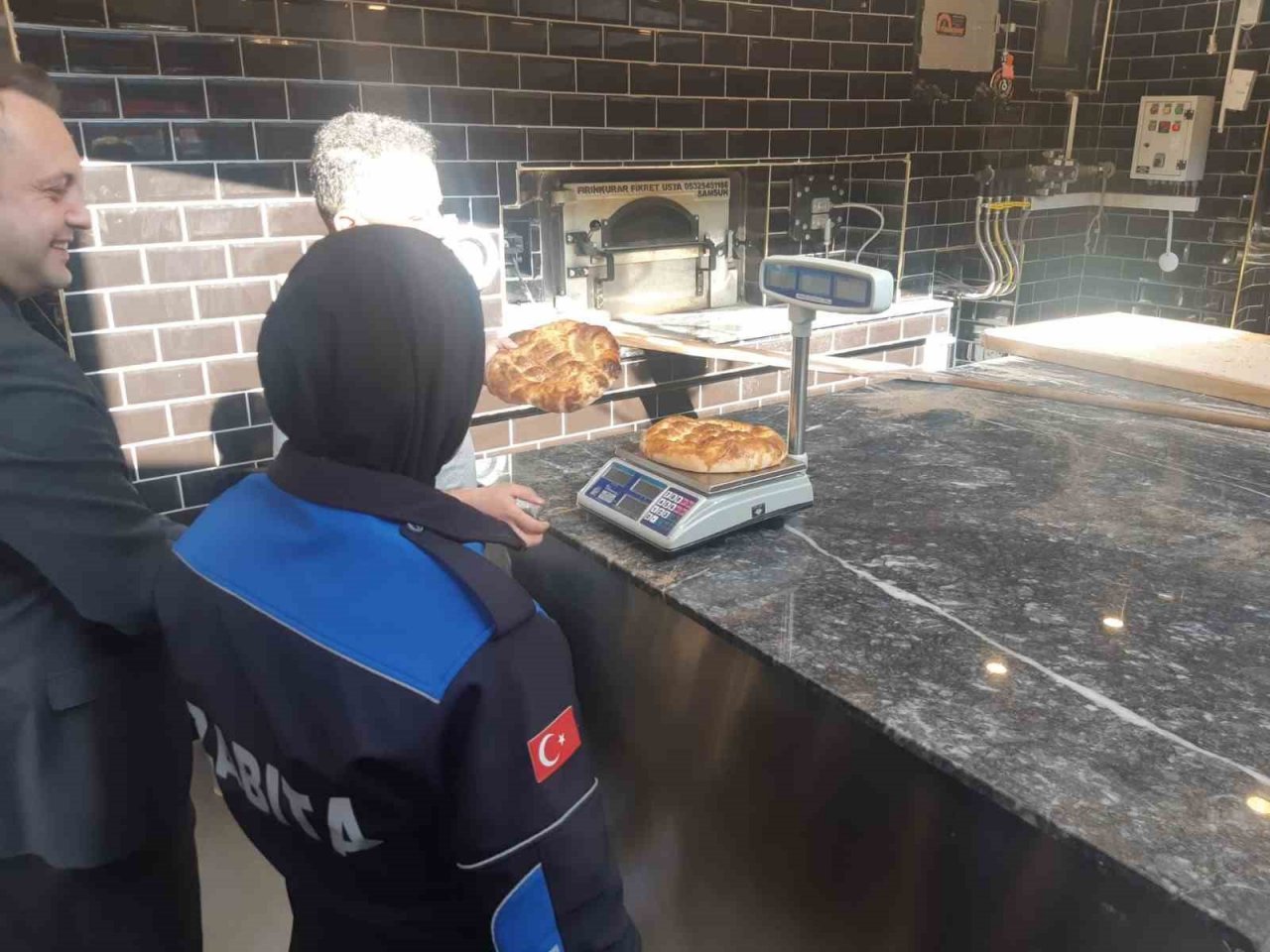 Örnek fırıncılar: Zabıta denetiminde pide gramajları yüksek çıktı