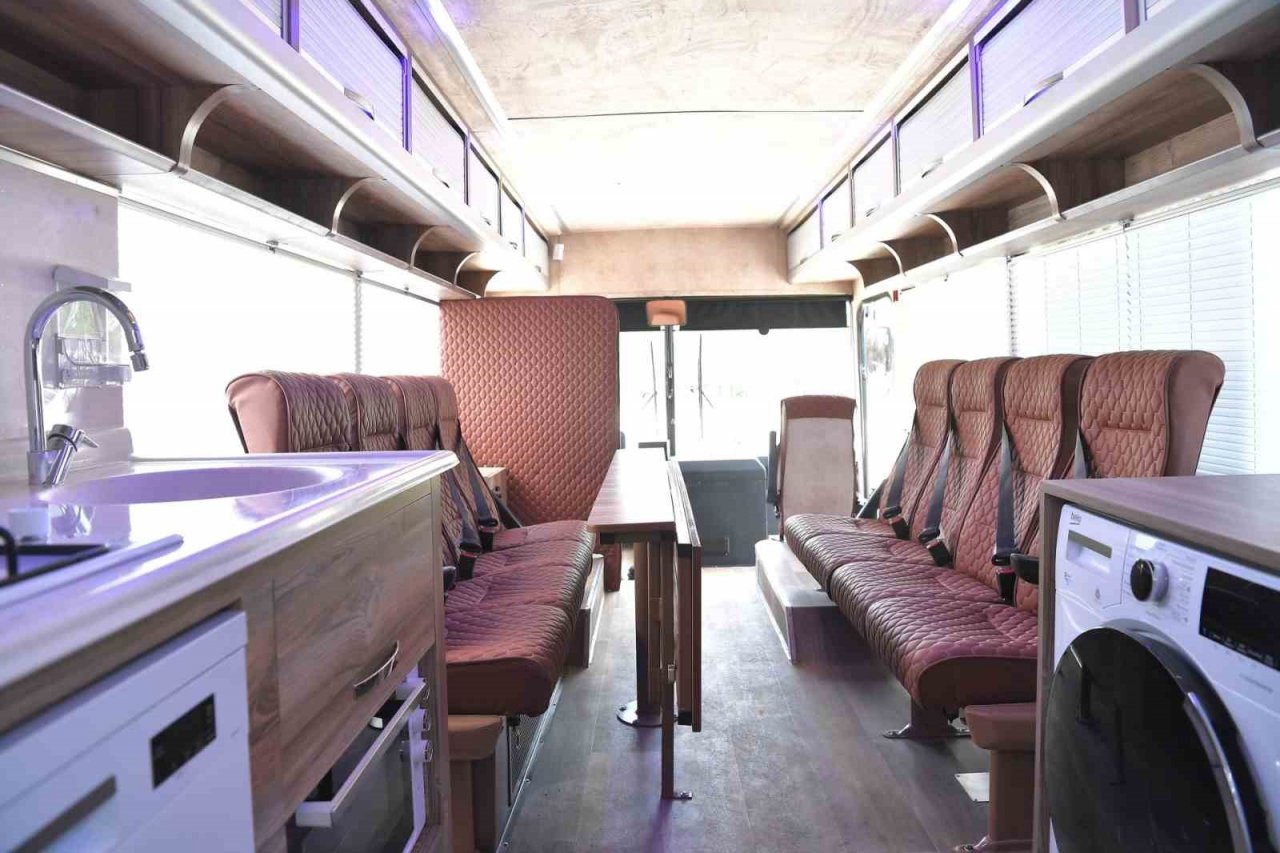 Hurda otobüsten doğal afet konaklama aracına