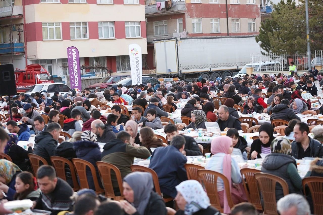 Kocasinan’ın iftarına 4 bin 500 kişi katıldı