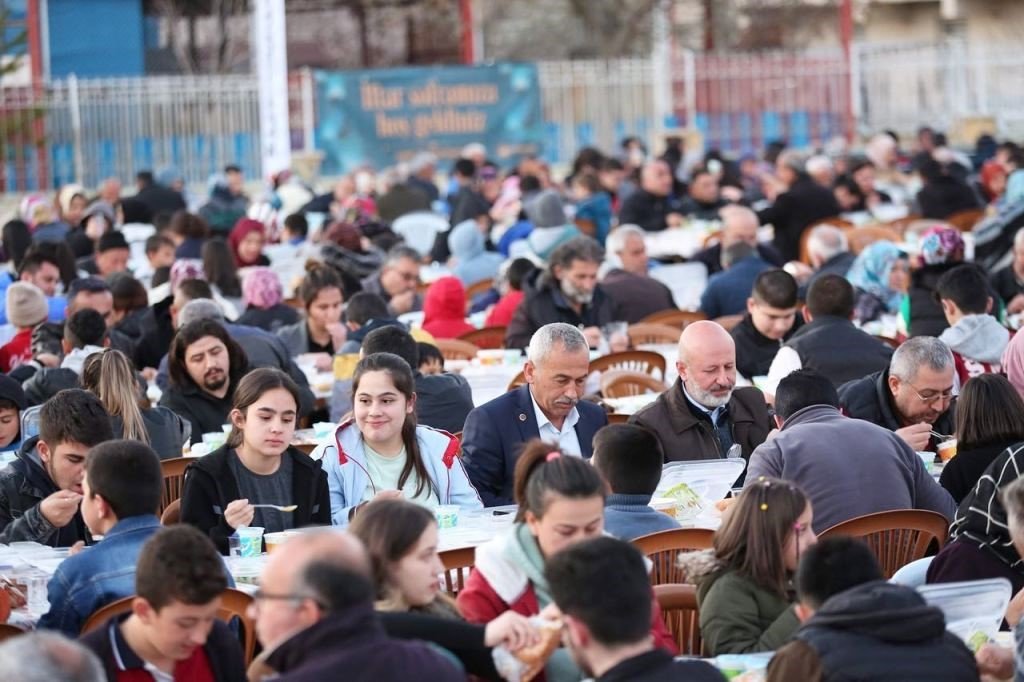 Kocasinan’ın iftarına 4 bin 500 kişi katıldı
