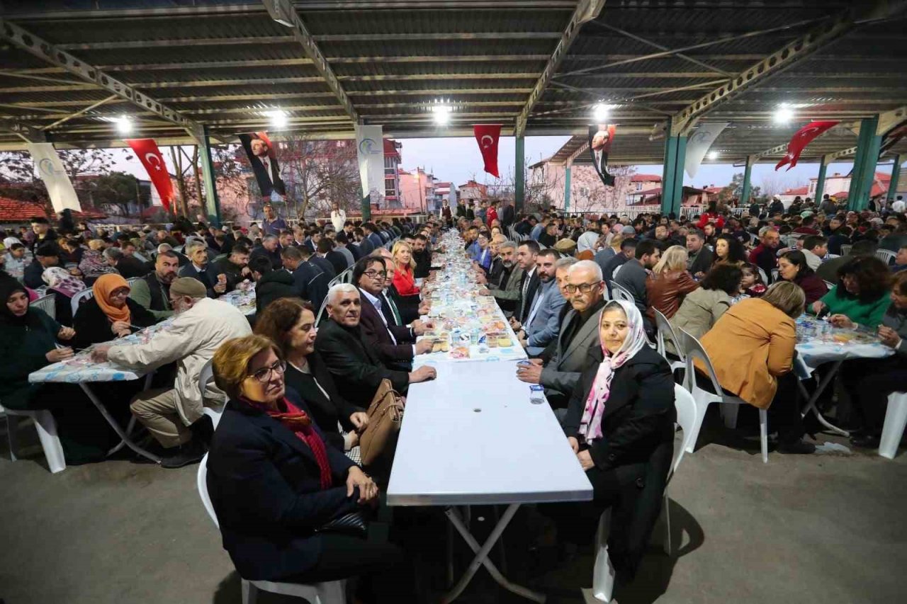 Merkezefendi’de binlerce vatandaş iftar sofrasında buluştu