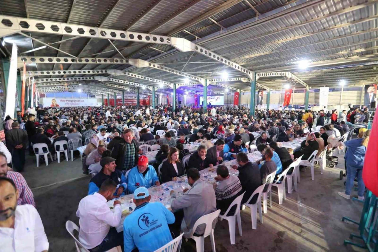 Merkezefendi’de binlerce vatandaş iftar sofrasında buluştu