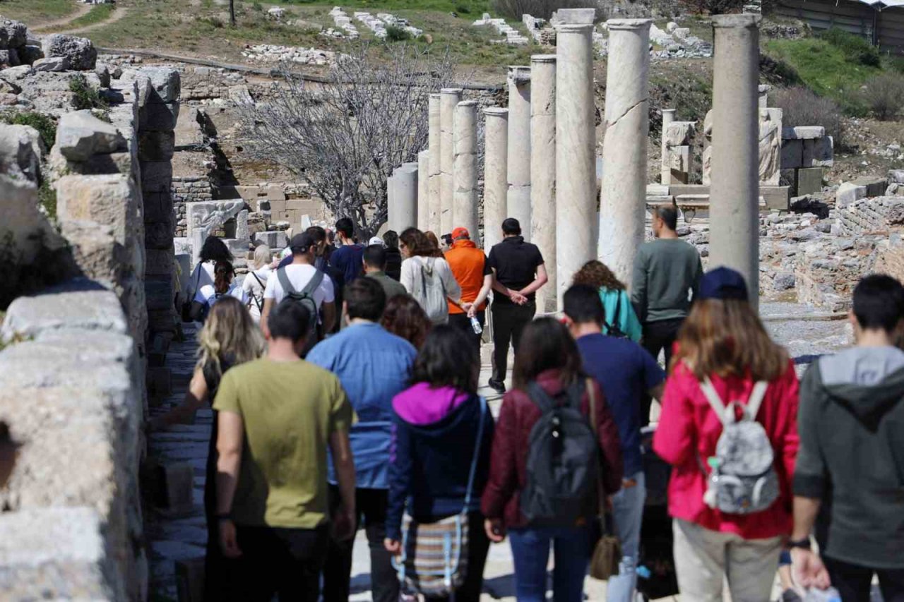 Kütüphaneler Haftasında Celsus Kütüphanesi’ne ziyaret