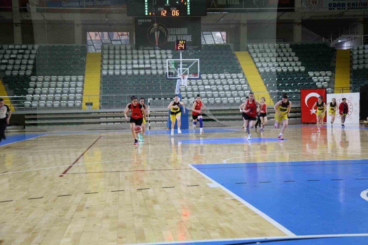 U18 kızlar basketbol bölge şampiyonası Muğla’da başladı