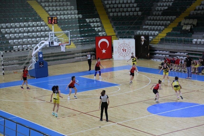 U18 kızlar basketbol bölge şampiyonası Muğla’da başladı