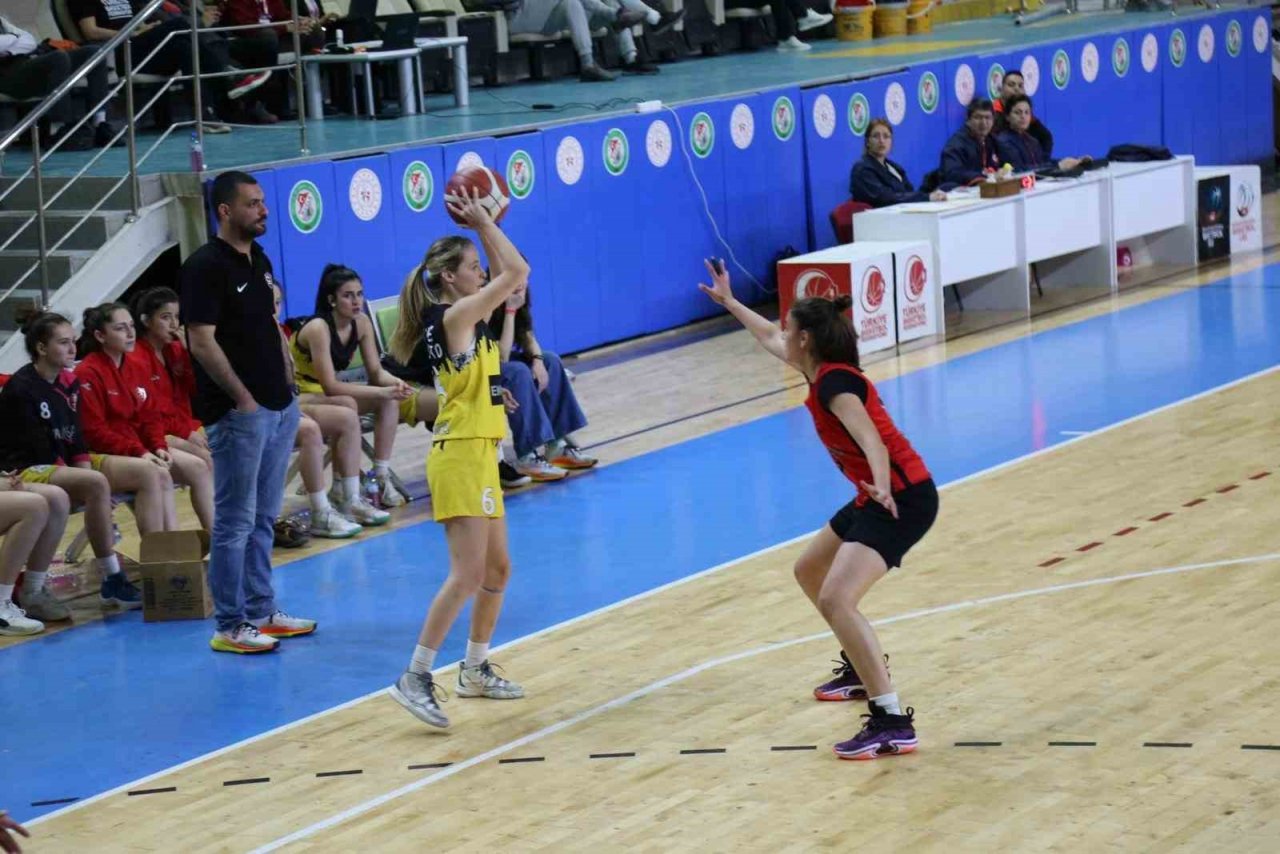 U18 kızlar basketbol bölge şampiyonası Muğla’da başladı