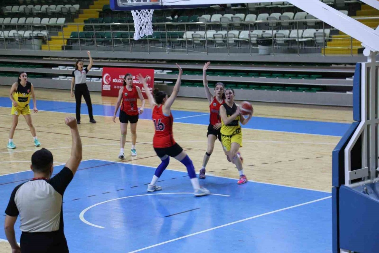 U18 kızlar basketbol bölge şampiyonası Muğla’da başladı