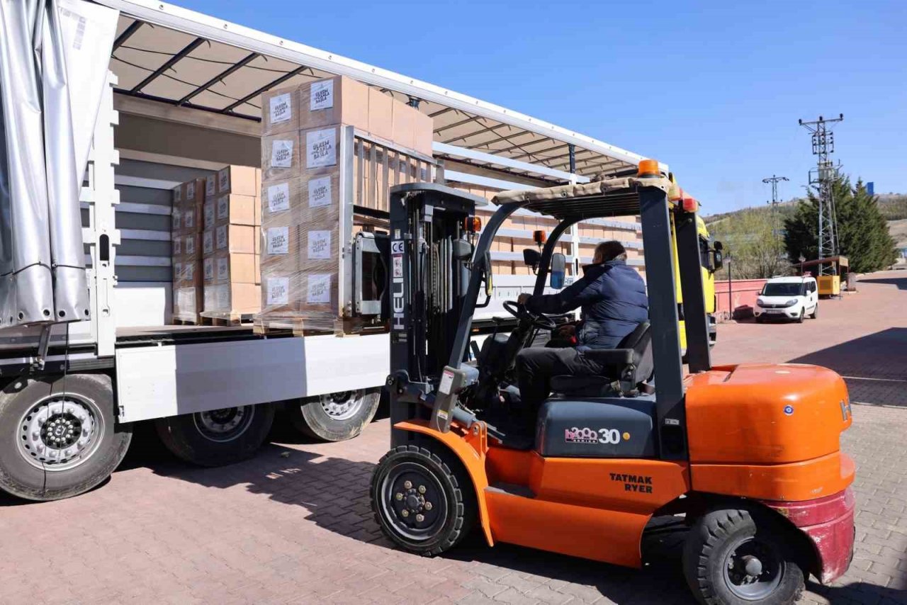 Nevşehir’den Hatay’a 4 bin gıda kolisi gönderildi