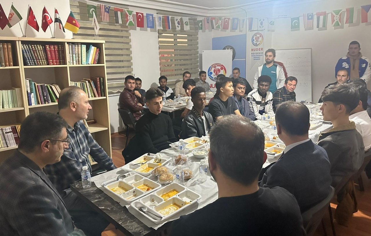NEVÜ’lü Uluslararası öğrenciler, gönül sofrasında buluştu
