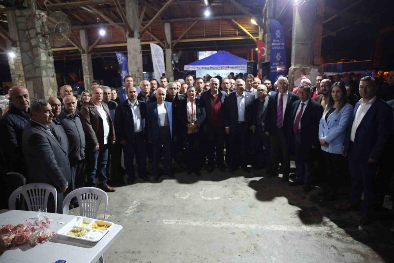 Karacasu İftar Programı’nda Başkan Çerçioğlu, yoğun ilgi gördü