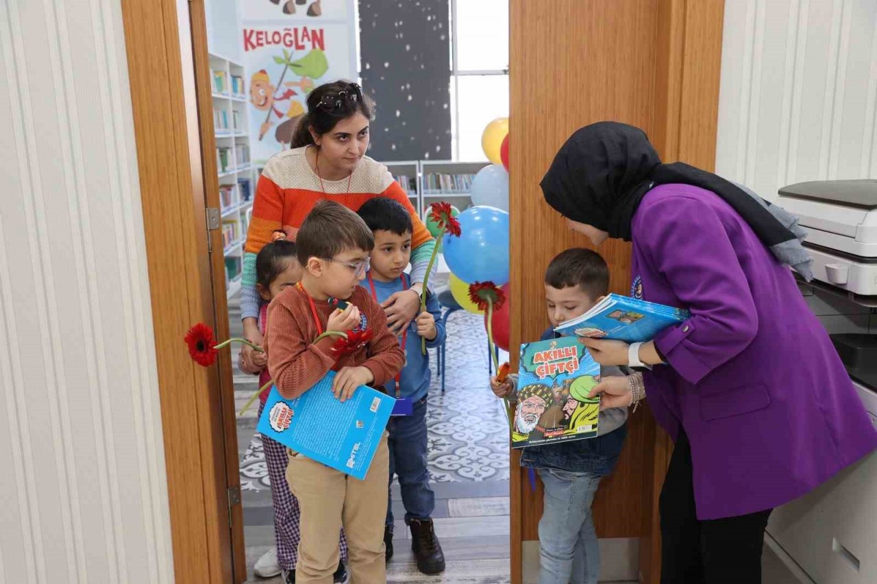 Çocuklar Sultanbeyli’de depremzede kardeşleri için kitap yazdı