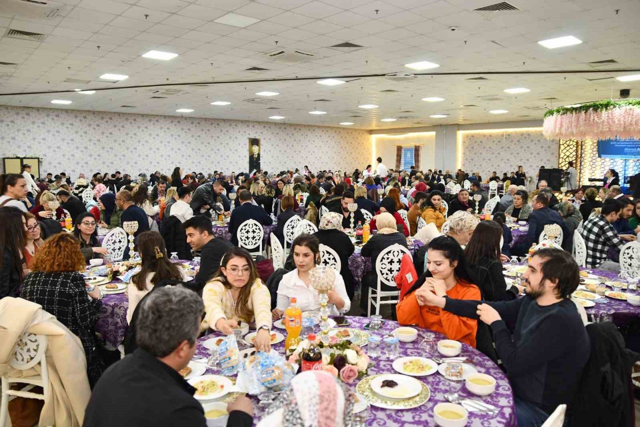 Tepebaşı ailesi iftarda buluştu