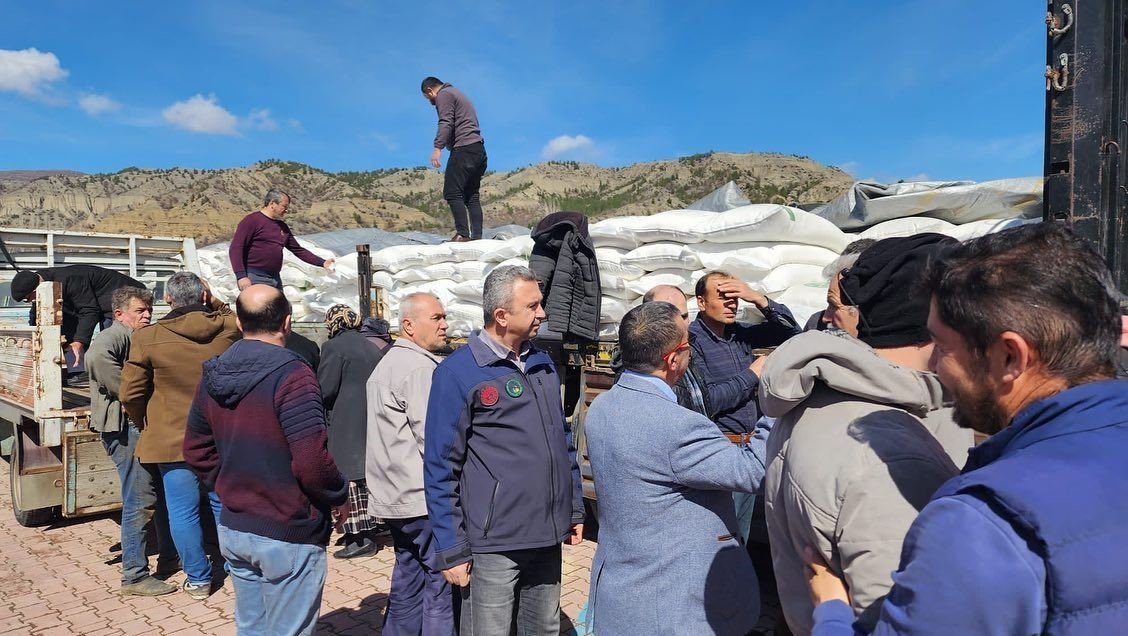 Arı üreticilerine 22 tonluk besleme şeker desteği