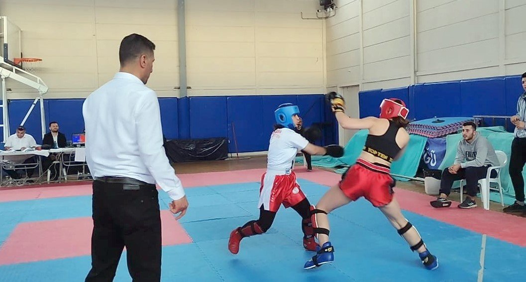 Bayraklı’nın sporcuları farkını gösterdi