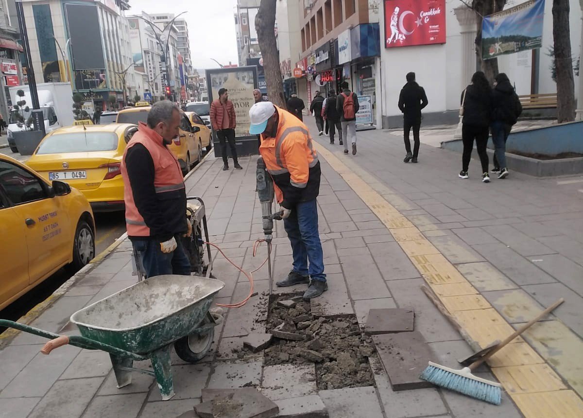 Van Büyükşehir Belediyesinden bakım onarım çalışması