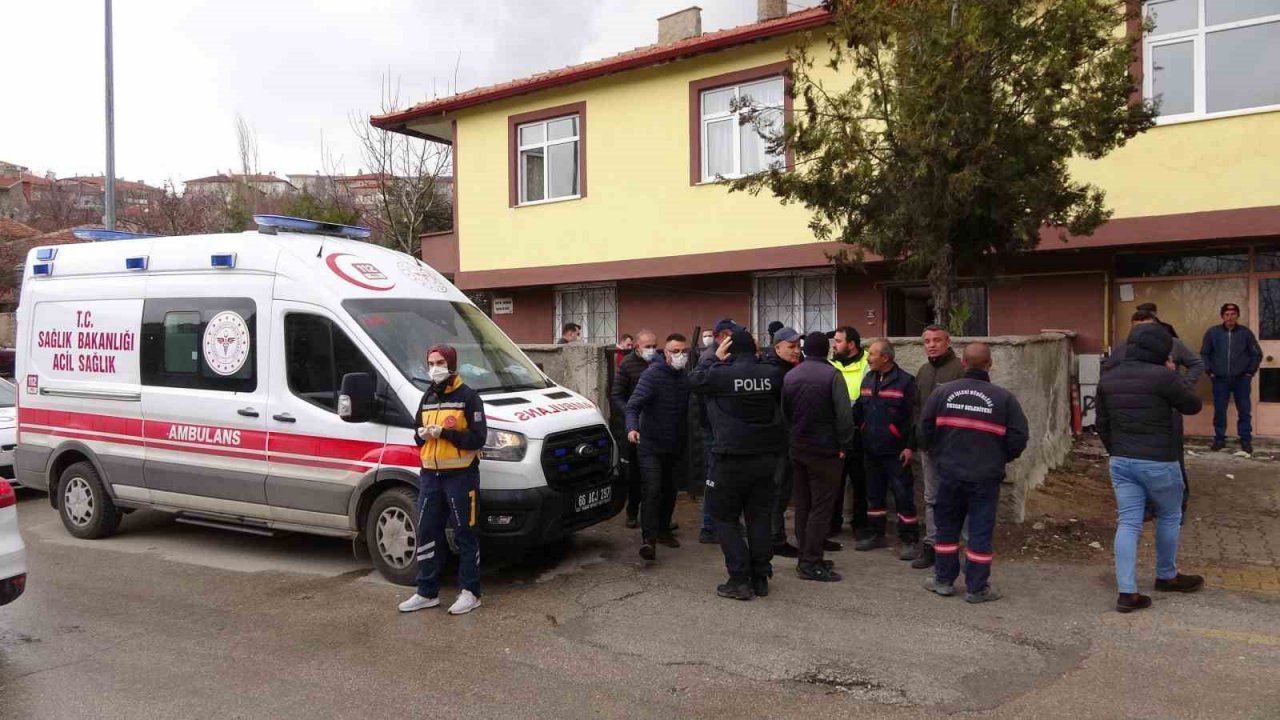 Boşanma aşamasındaki eşini bıçaklayarak öldürdü, kaynanasını da yaraladı