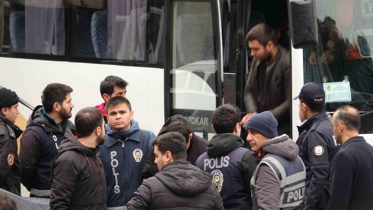 "Çekilişle cep telefonu kazandınız" diyerek 1,5 milyon lira dolandırdılar